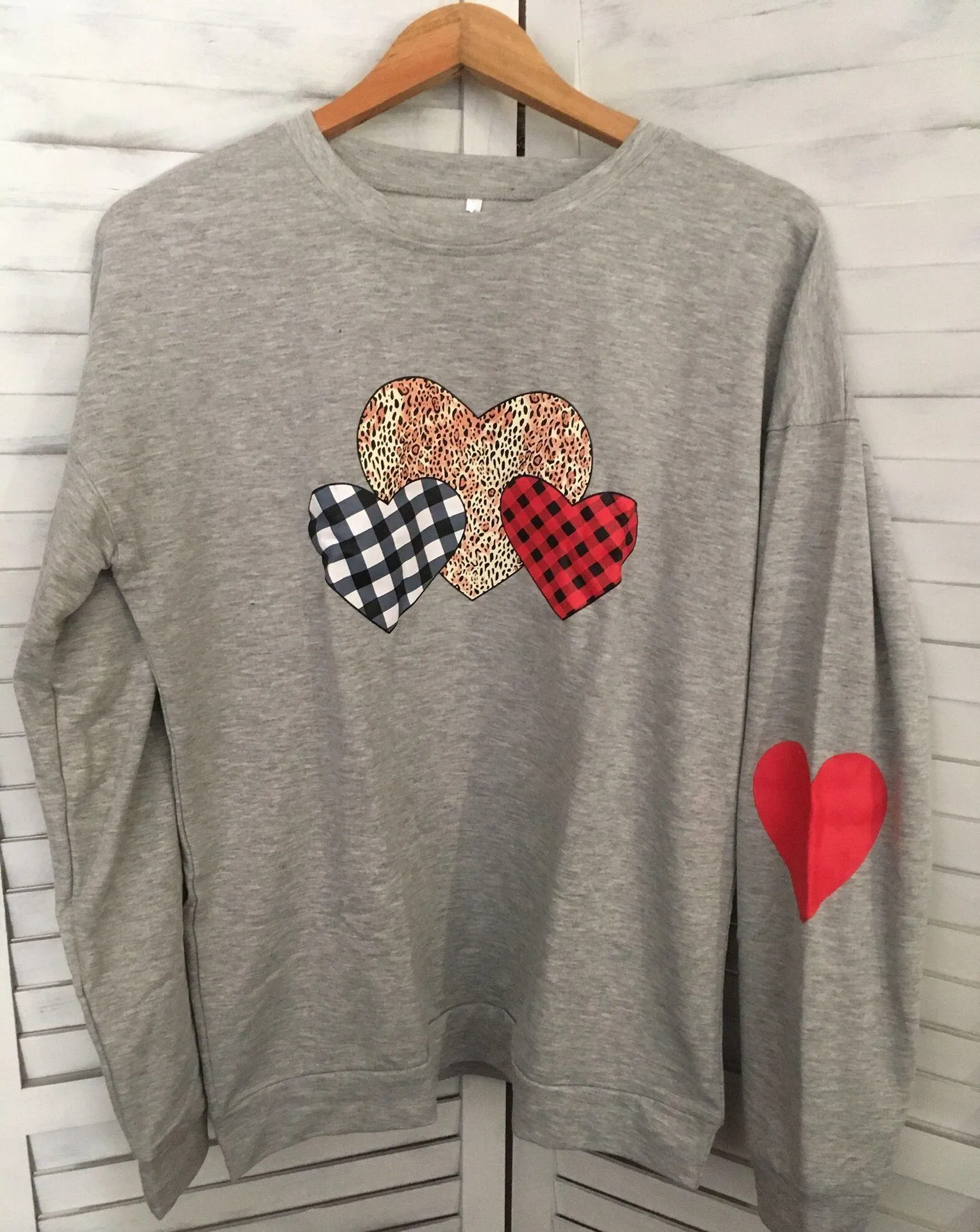 3 Hearts Sweatshirt, XL Gray - Image 2
