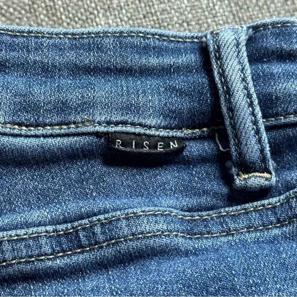 Risen Women’s Wide Leg Cropped Jeans Raw Hem Blue Denim High Rise Size Sz 9 - Image 13