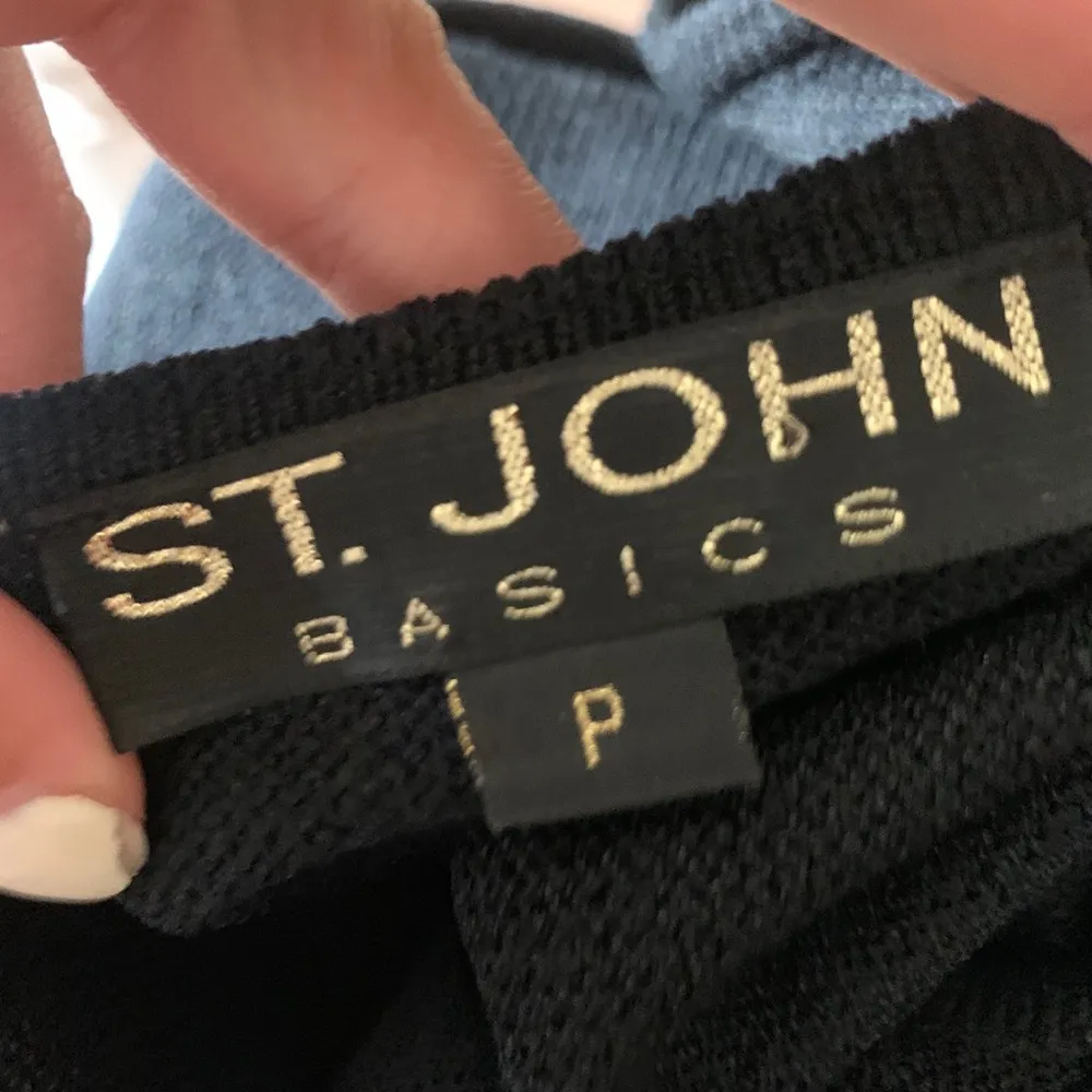 St. John black knit two piece skirt and top set! - Image 3