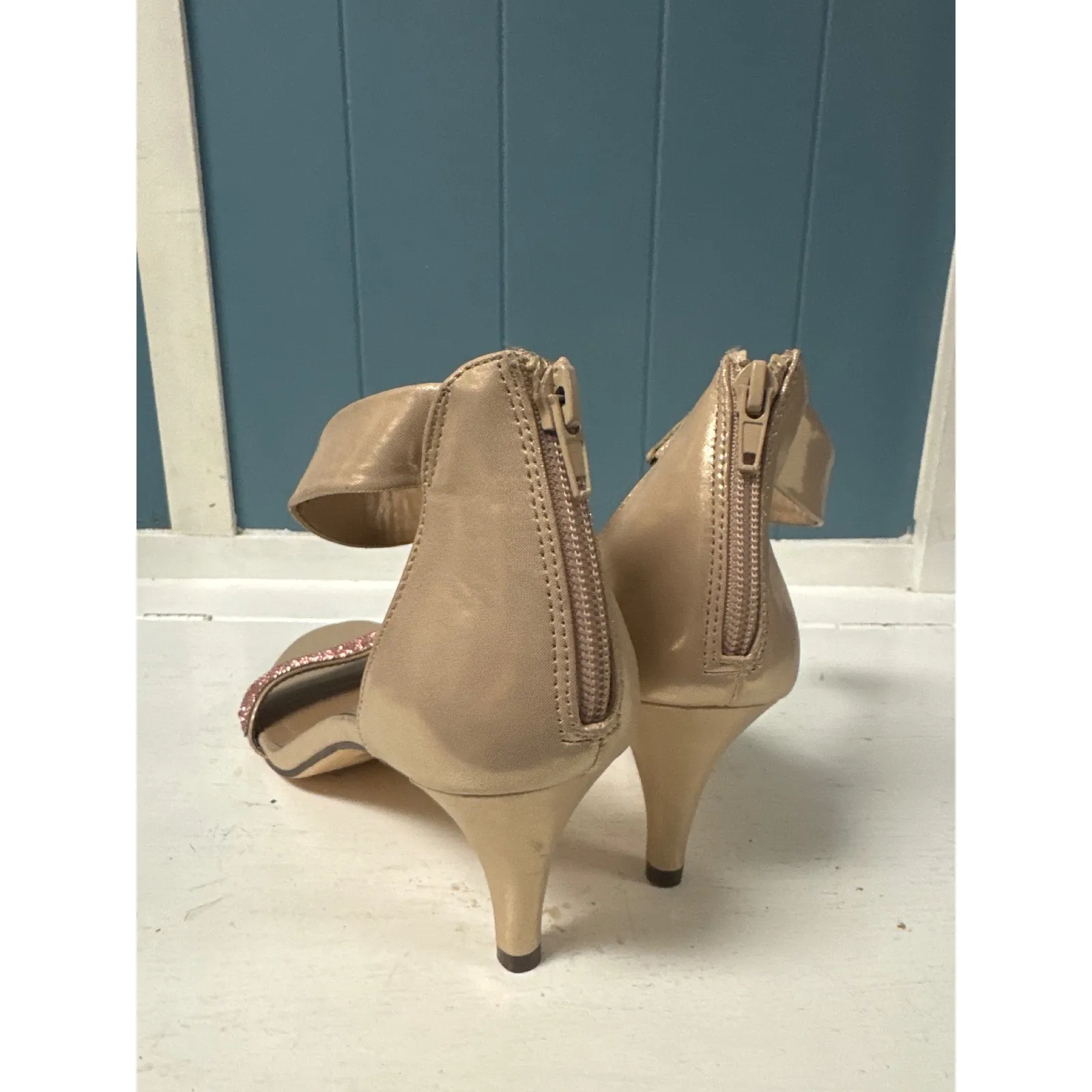 Style & Co Women's Ankle Strap Heels Rhinestone Embellished Gold Party Shoes 11M - Image 3