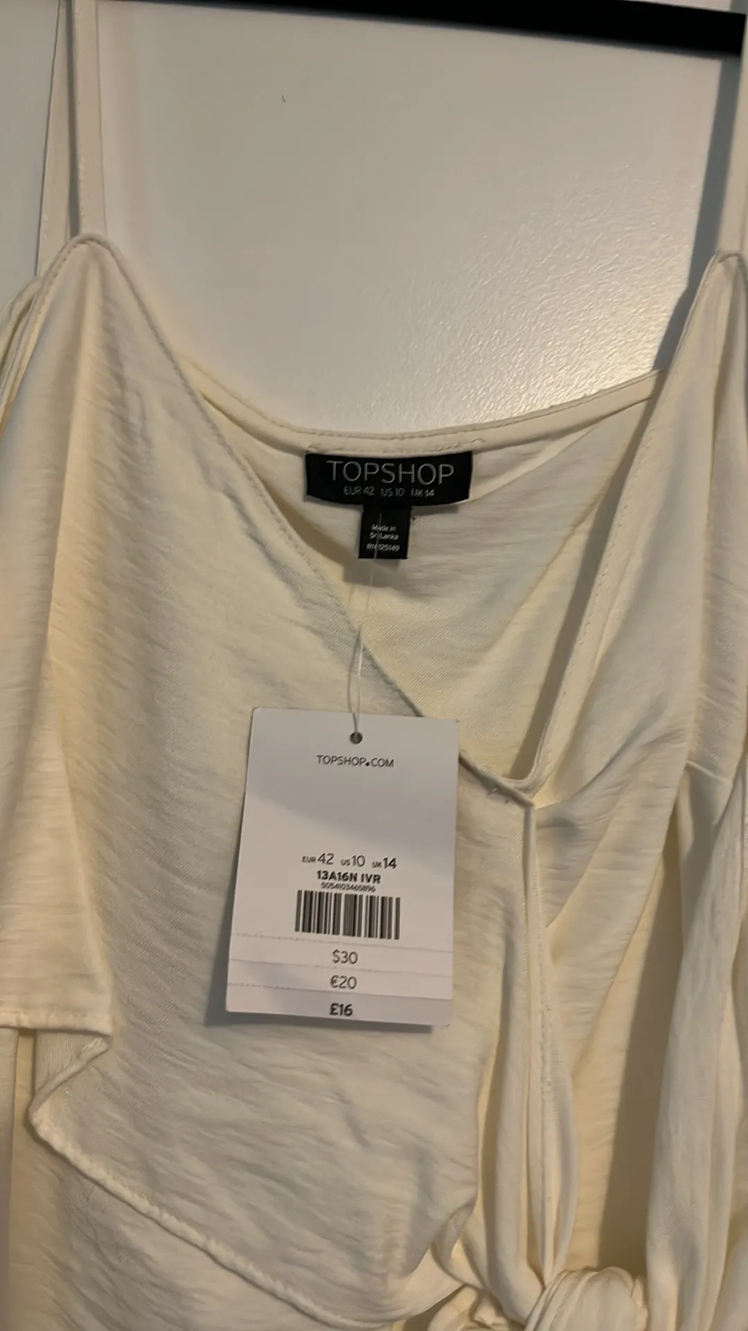 NWT Cream Bow Top - Image 4