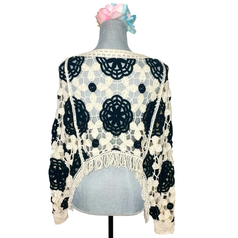 Cropped Knit Sweater: Long Sleeve Casual Crochet Tassels Hollow Out Pullover Black Size M - Image 5