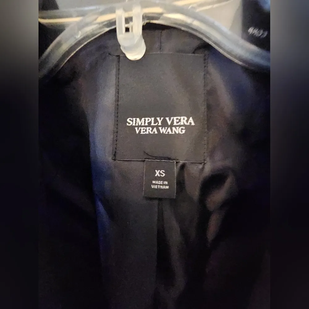 New With Tags Vera Wang Women's Black Peplum Blazer Size XSmall - Image 2