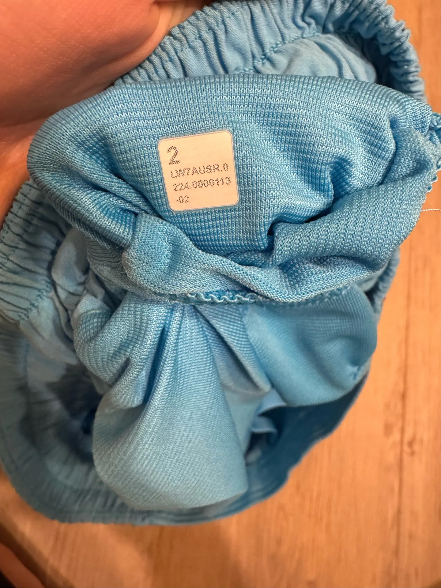 Low-Rise Lululemon Shorts 2.5" Hotty Hot - Image 3