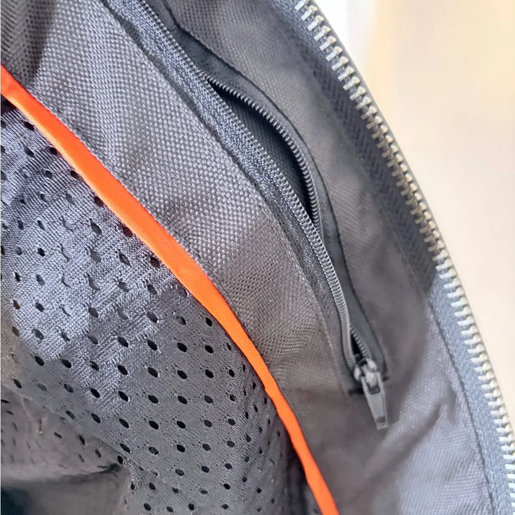 Bilt Harper women's black leather motorcycle jacket with perforated panels
Xs - Image 13