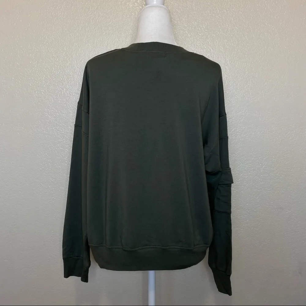 Monrow Patch Pocket Sweatshirt in Green Size Large NWT - Image 10