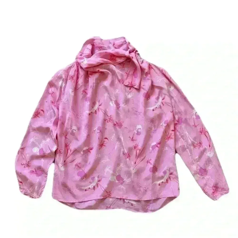 NWOT Women's Topshop Pink Long Sleeve Blouse Size 4 100% Silk Love Neck Tie - Image 2