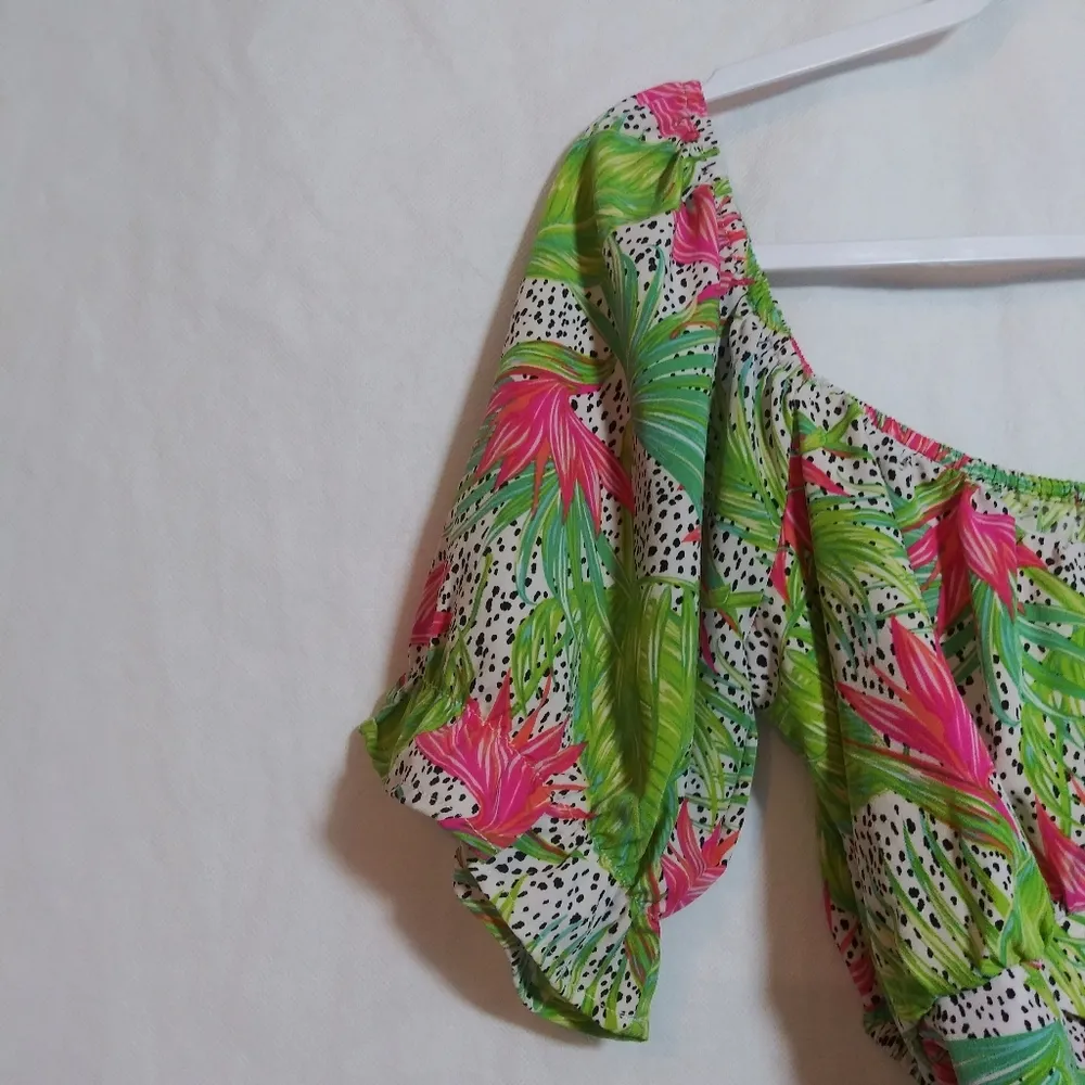 Milk & Honey Tropical Green and Pink Waist Wrap Crop Top Vacation Beach Size S - Image 3