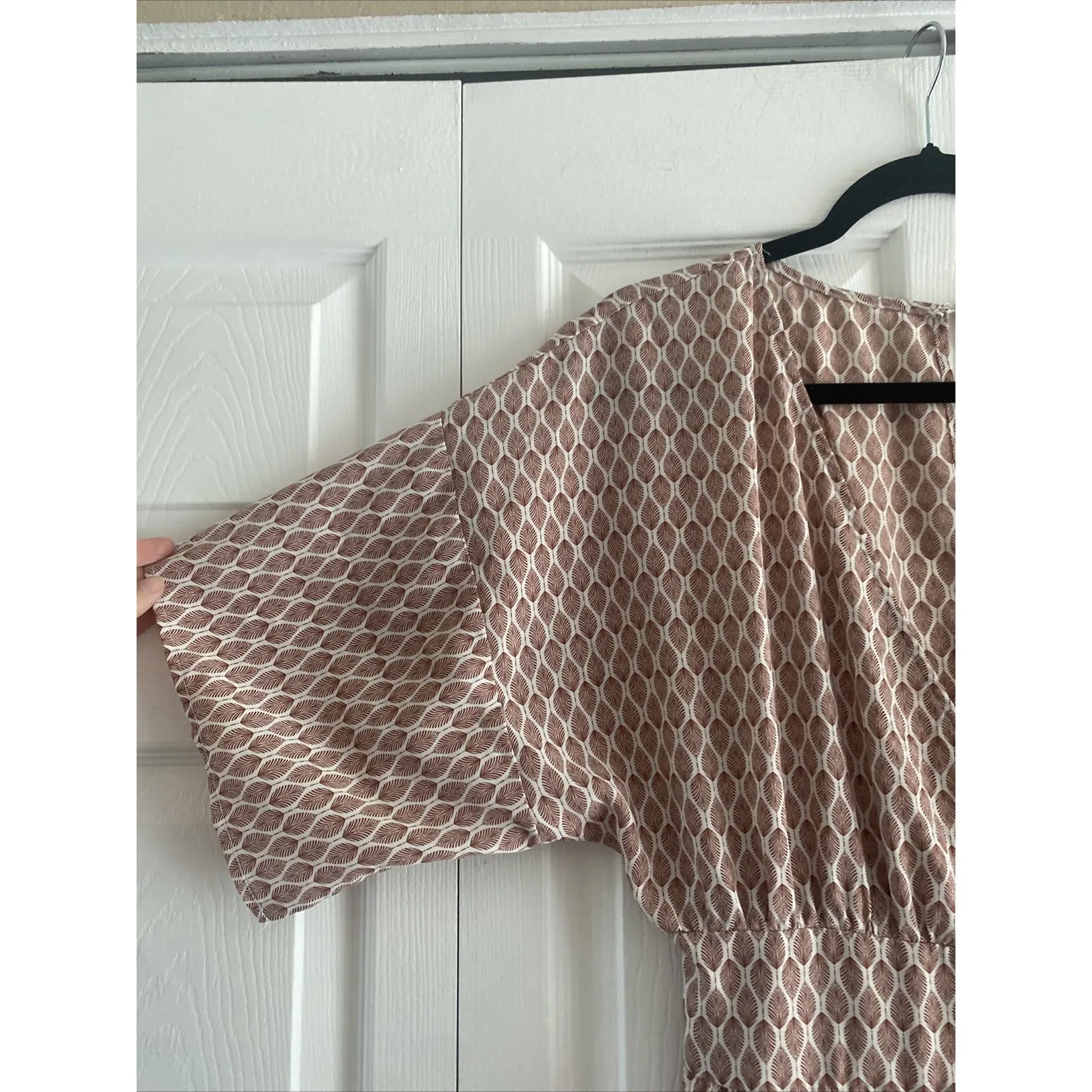 AndTheWhy Deep V Neck Leaf Pattern Maxi Dress‎ Medium Smocked Waist Retro Trad - Image 3