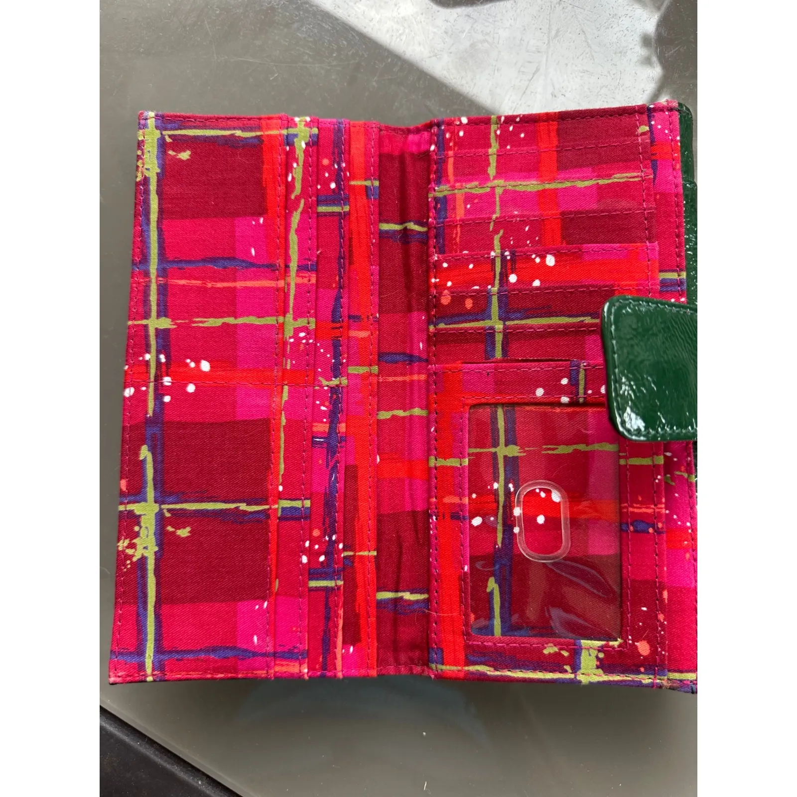 SAEKGAABD Genuine Leather Green Patent Studded Clutch Wallet Purse Organizer EUC - Image 4