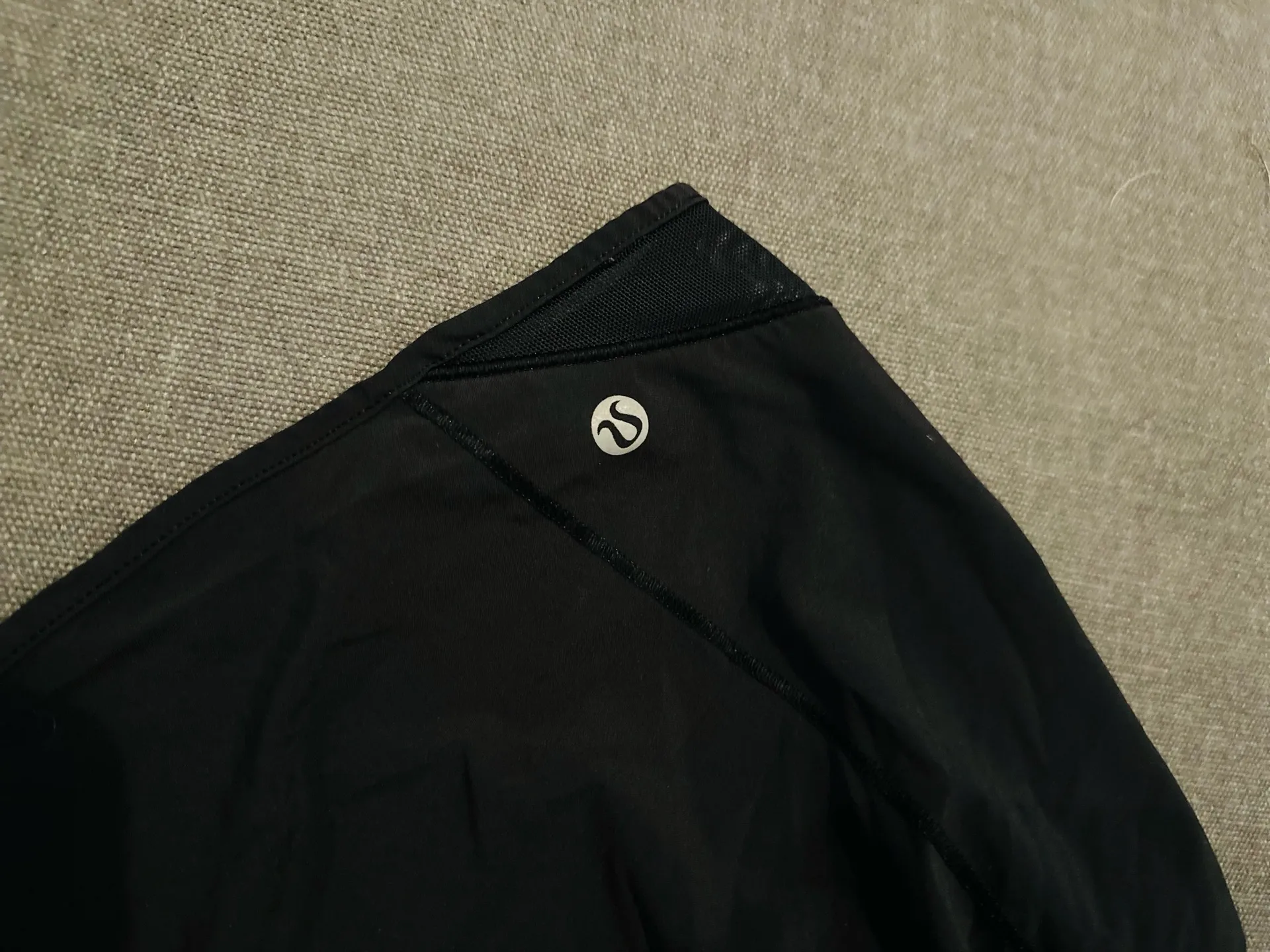 Lululemon Shorts Hotty Hot 4" - Image 5