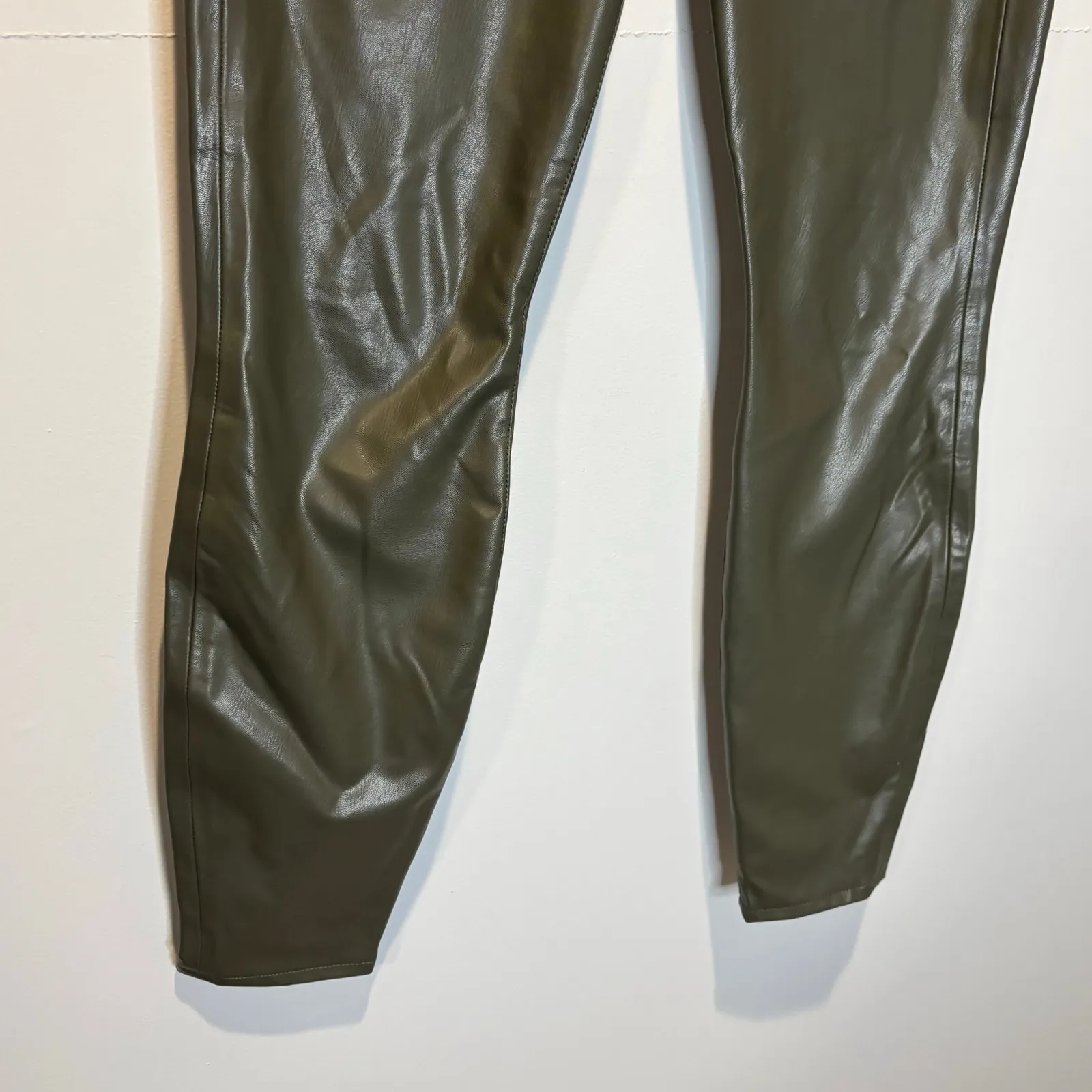 Veronica Beard Debbie Ankle Skinny Olive Faux-Leather Pant - size 24 - Image 4