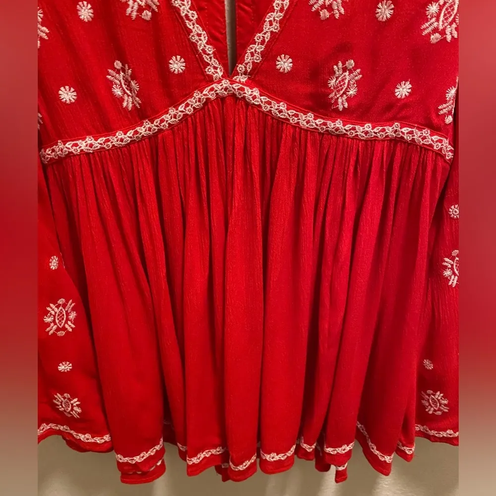 Vici Red & White Roses & More Embroidered Blouse Size Small New With Tag - Image 7