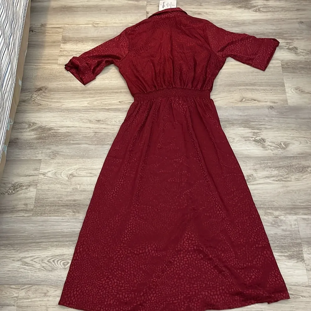 NWT Millennium Red Silky Short Sleeve Elastic Tie Waist Midi Dress Size Medium - Image 9
