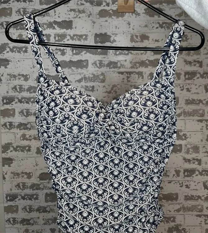 Nip tuck swim | navy blue patterns one piece swim suit Size 8 - Image 2