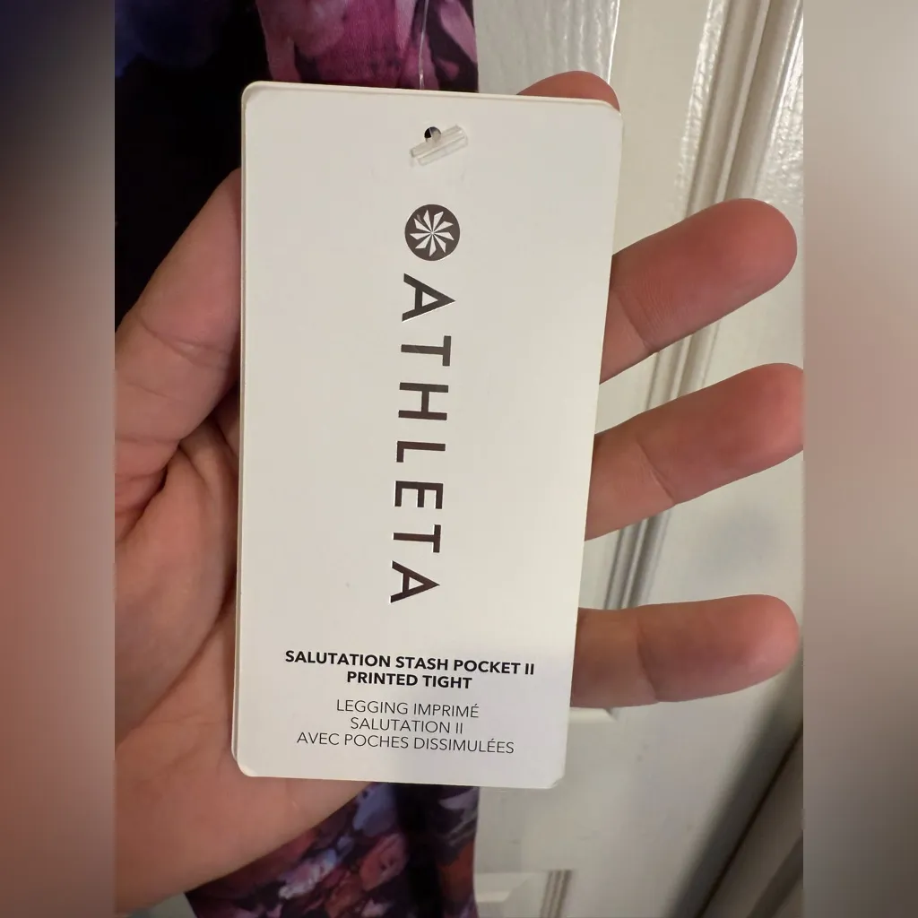 Athleta Salutation Stash Pocket Il Printed Tight
Dappled Bloom Multi Size 3X NEW - Image 4