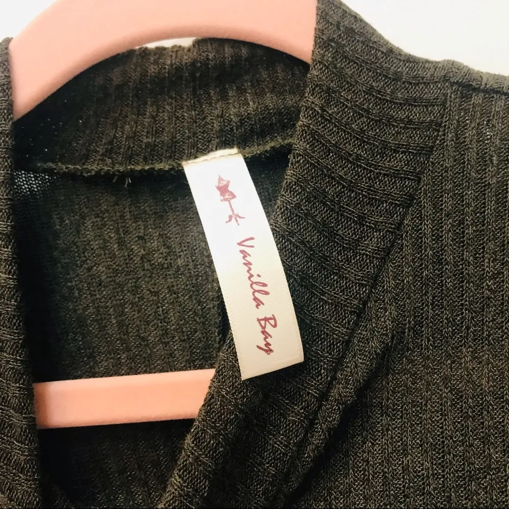 Boutique Olive Green turtleneck tunic sweater sz small - Image 7