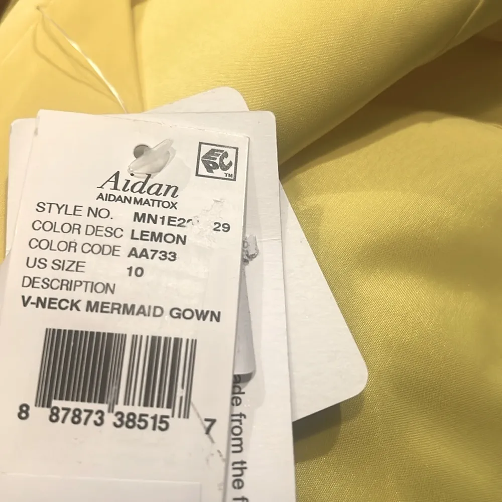 Aidan Mattox V-Neck Mermaid Gown, Evening Dress in Lemon Size 10 NWT $295 - Image 7