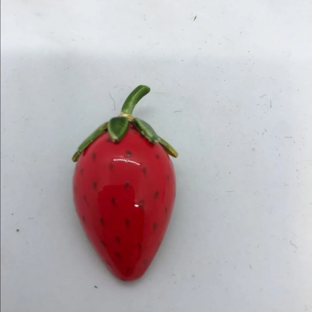 Vintage 1970s Originals by Robert Red Enamel Strawberry Brooch - Image 4