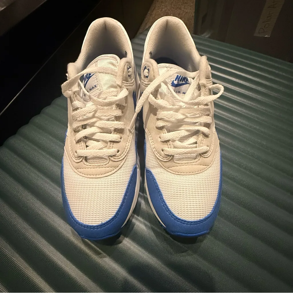 Nike White and Blue Air Max Shoes - Image 5