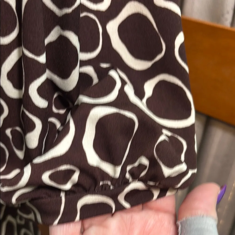 Cha Cha Vente Brown and White Puff Sleeve Blouse - Image 6