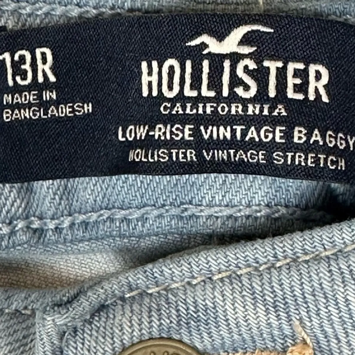 Hollister Vintage Baggy Jeans Womens 13R Light Wash Low Rise Stretch Raw Hem Y2K - Image 4