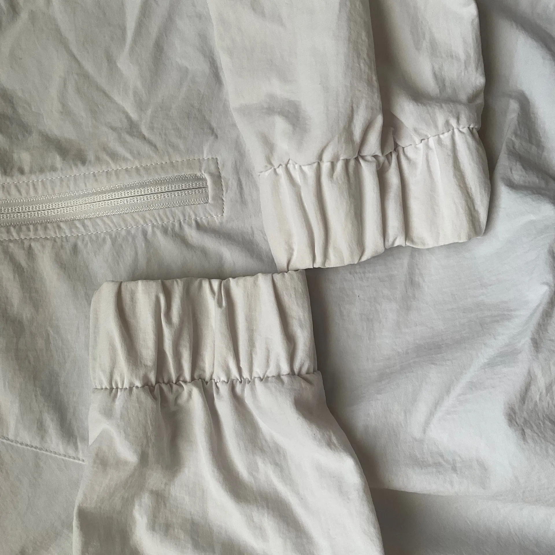 Alo Yoga Cropped 1/4 Zip Alumni Pullover White S - Image 7