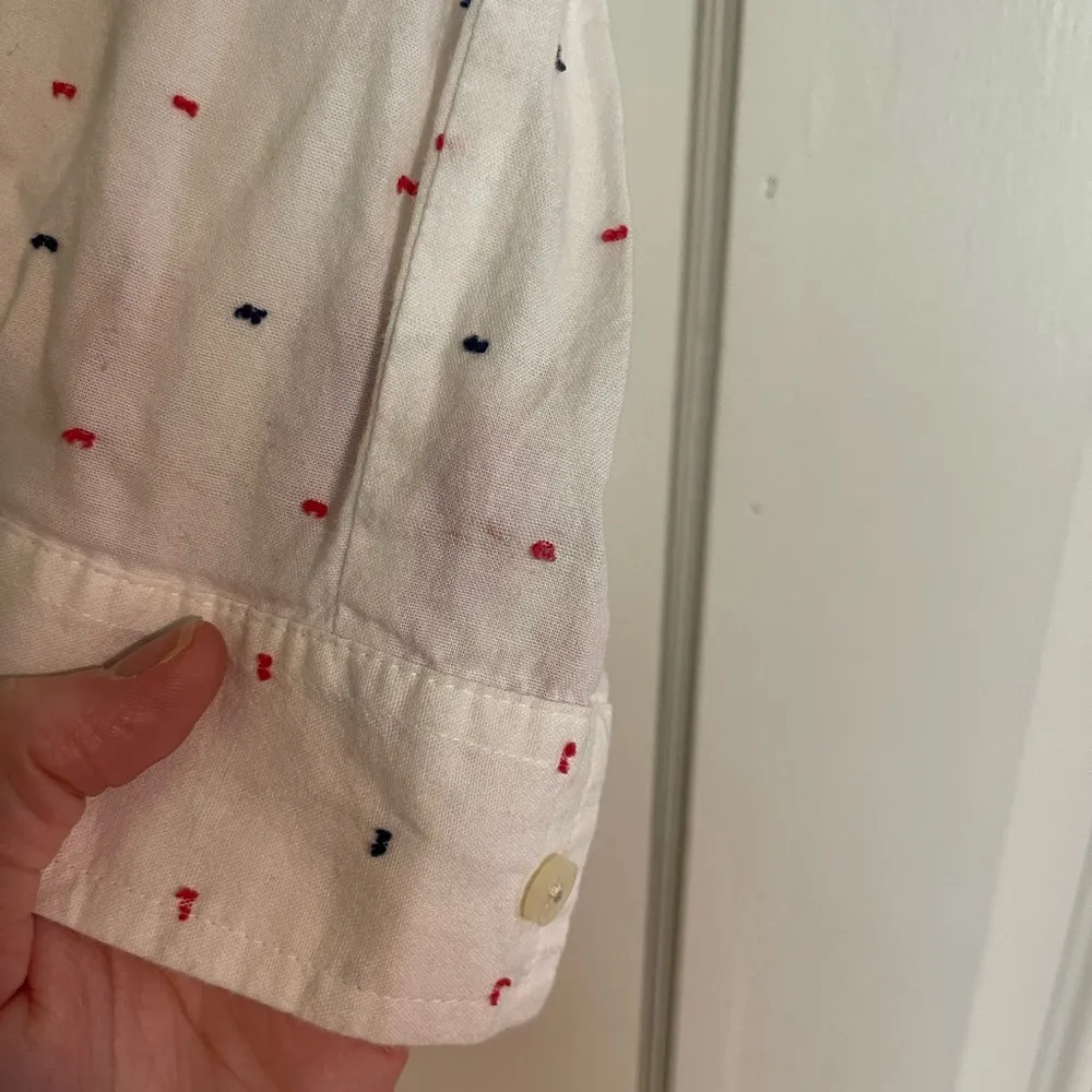 GAP White Button-Up Shirt with Red & Blue dots - Image 5