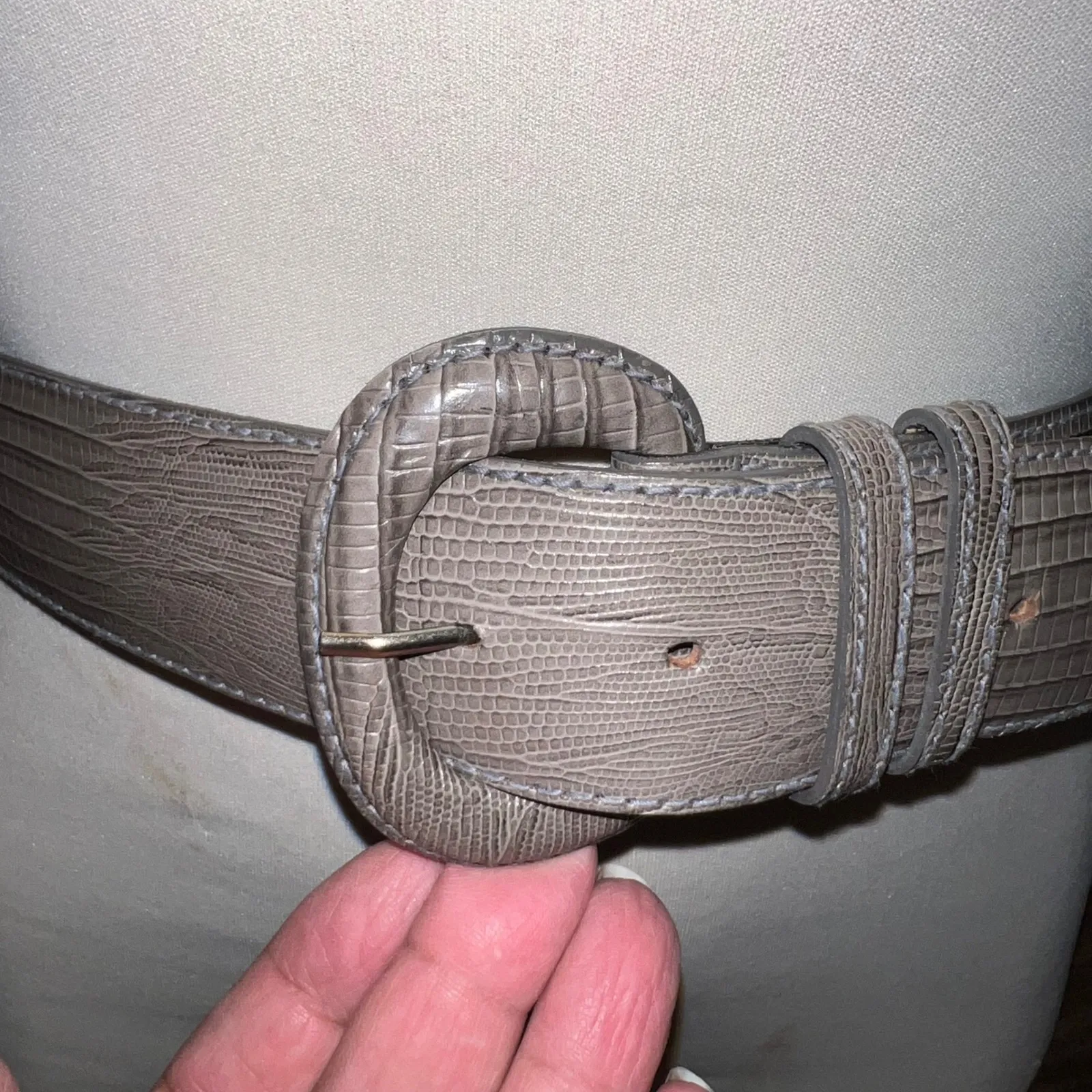 JOS A BANK Clothiers Leather Lizard Embossed Belt 9167 Womens Large Gray Buckle - Image 2