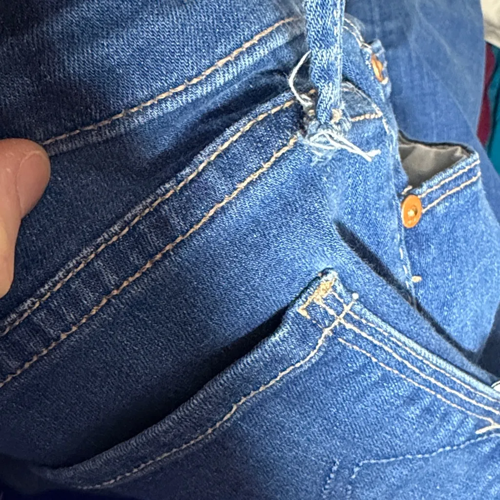 MOTHER The Runaway Blue Skies & Promises Low Rise Flare Jeans Size 28 - Image 7