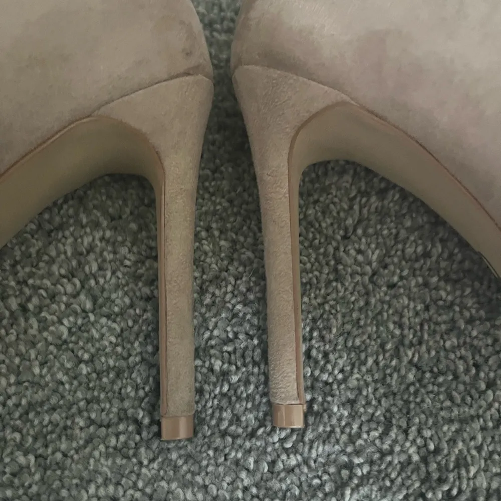 Tan heels Size 6 - Image 3