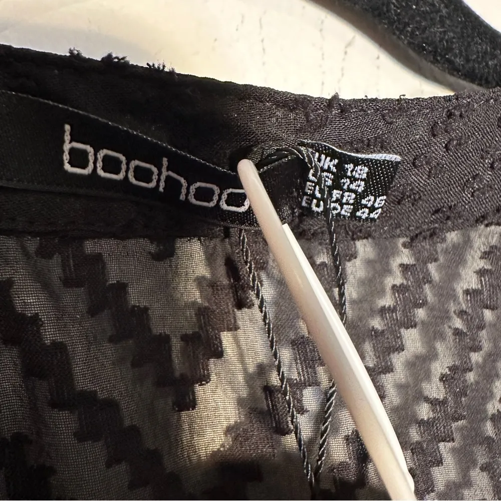 NWT BooHoo Striped Sheer Button Through Blouse Womans Plus Size 14 - Image 3