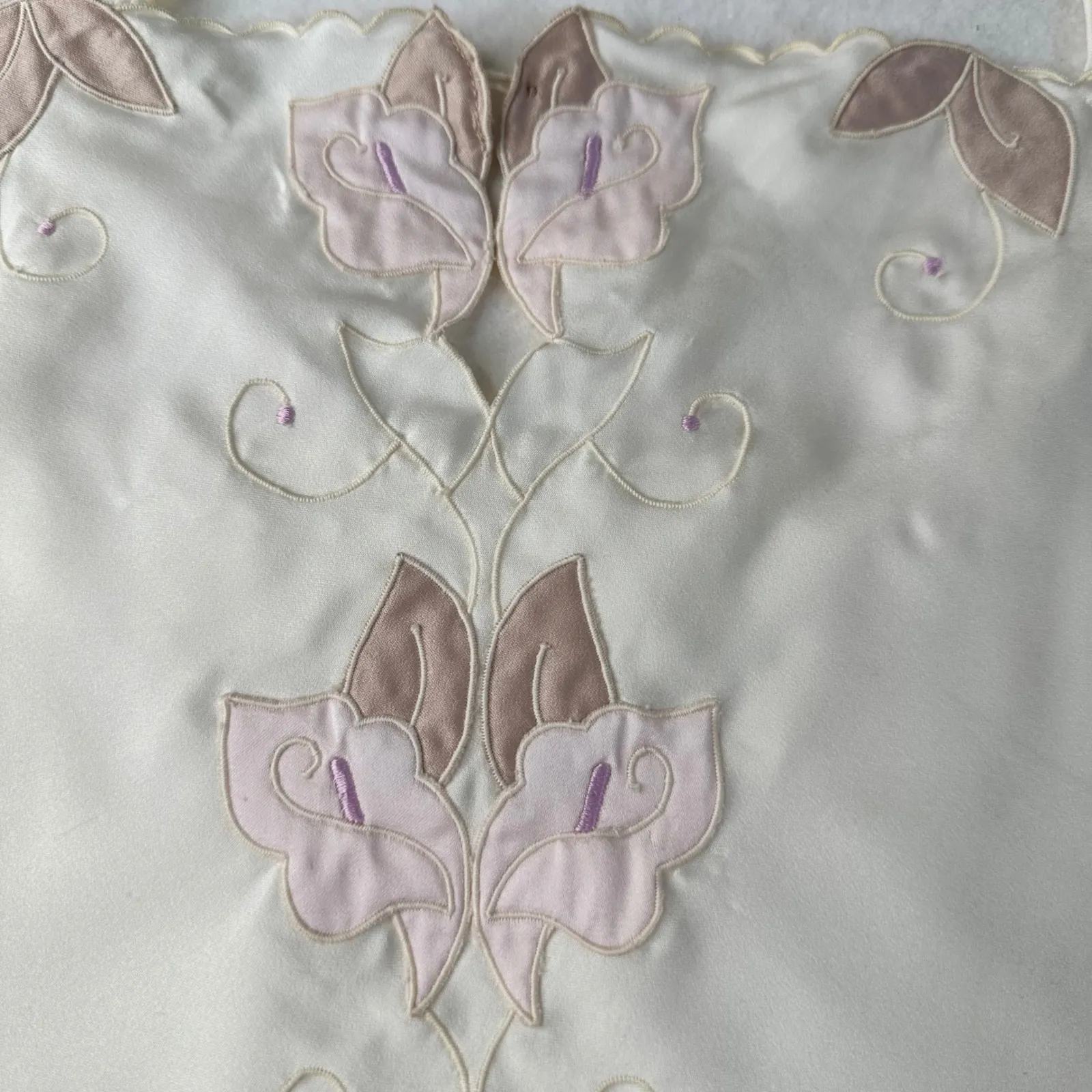 Barbizon Ivory Floral Applique Camisole Top Scalloped Hem Pink Size M - Image 3