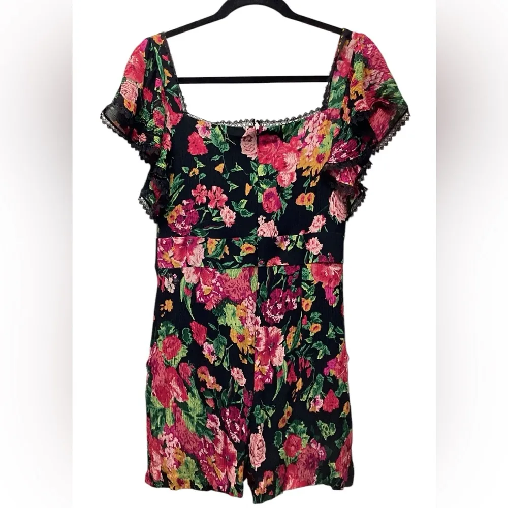 BCBGMAXAZRIA floral romper. Medium - Image 12