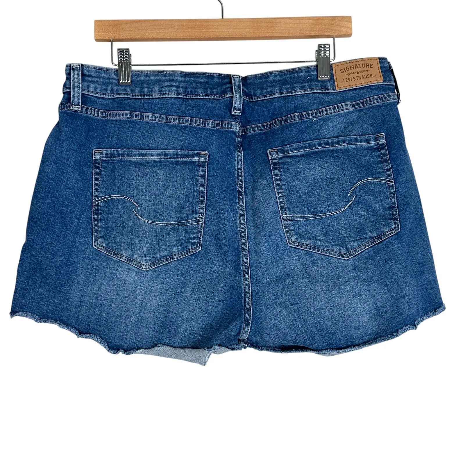 Signature Levi's Cutoff Shorts Womens 16 Medium Wash Stretch High Rise Casual - Image 2