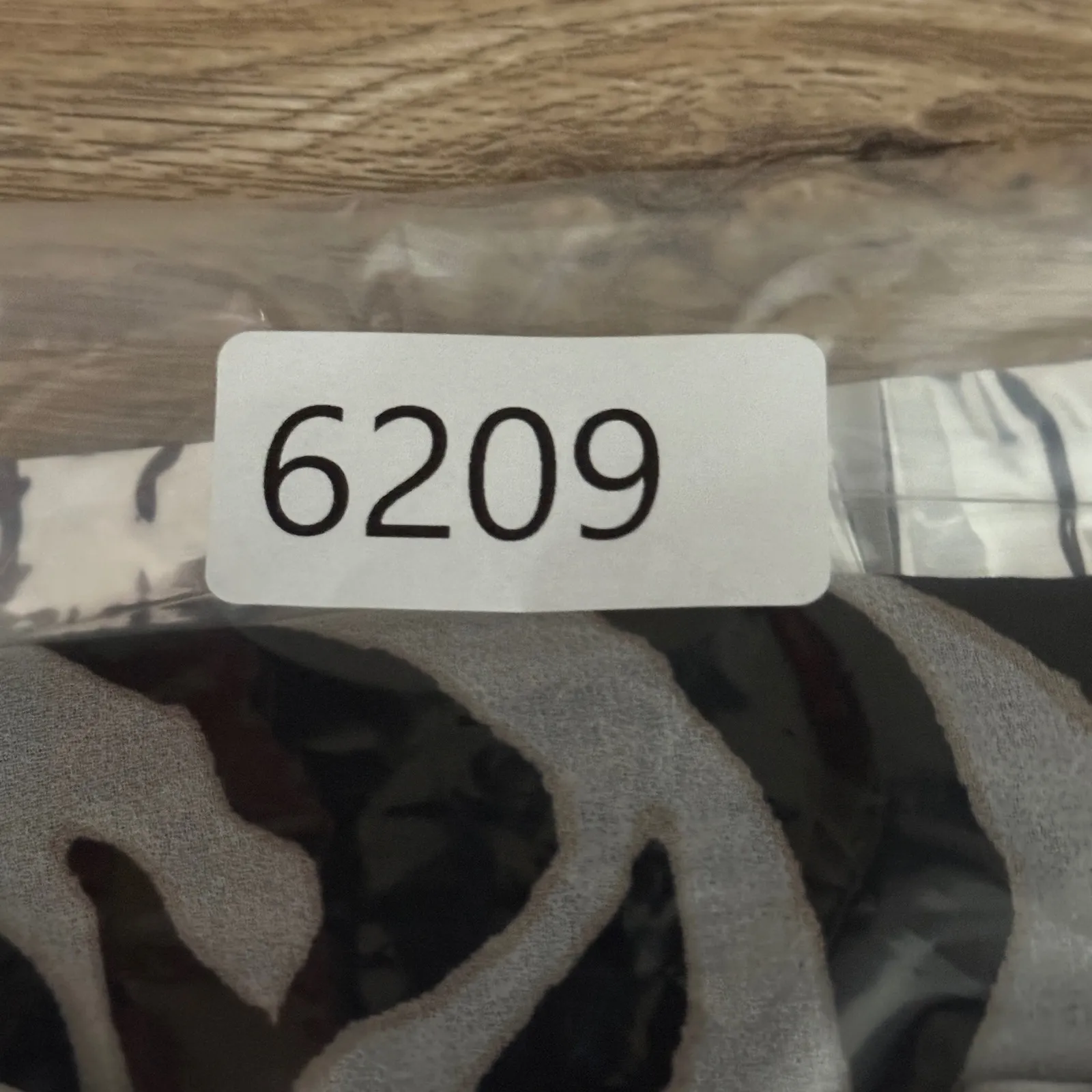 White House Black Market Blouse Zebra Print‎ Lace Up Balloon Sleeve Edgy Medium - Image 9