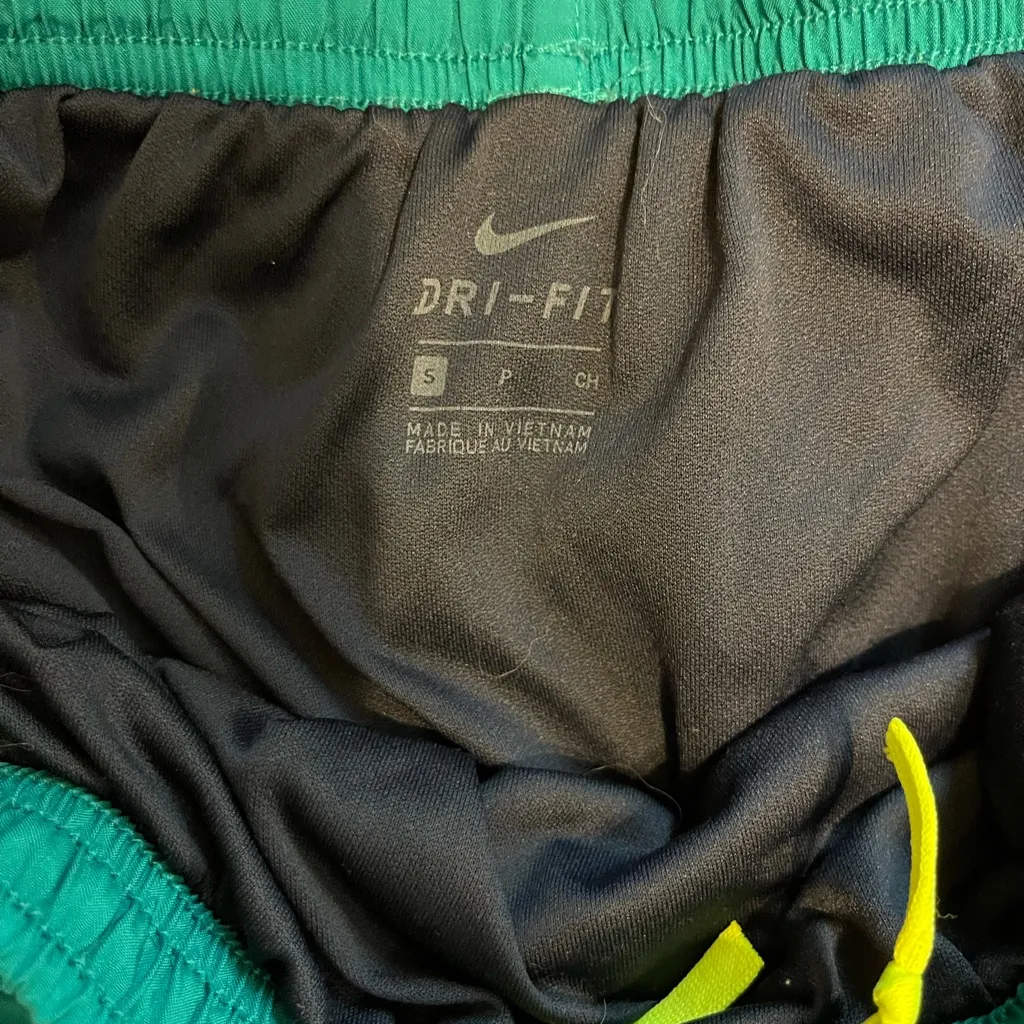 Nike shorts - Image 3