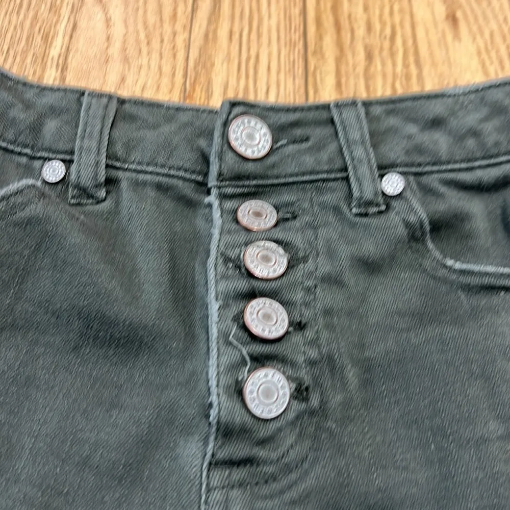 Refuge Denim Buttonfly Jeans Shorts Size 2 - Image 2