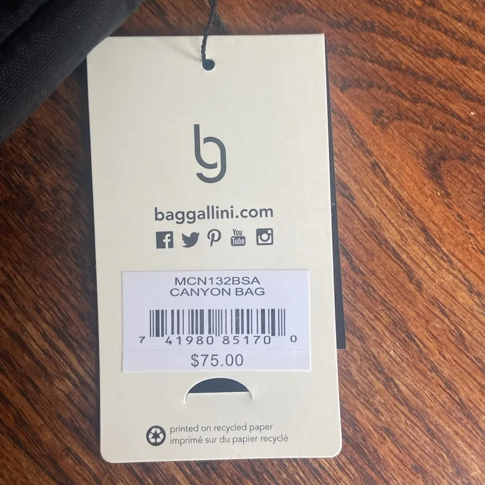 Baggallini Black Crossbody Bag NWT - Image 4