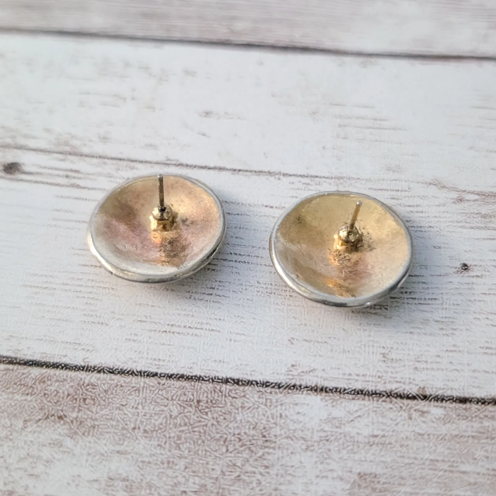 Vintage Stud Earrings Wavy Design 0.75" - Image 4