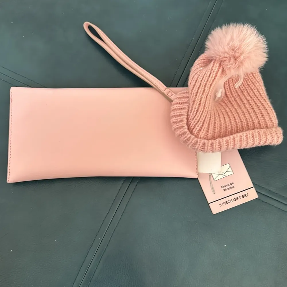 NWT Nanette Lepore 3-Pc Wristlet Set - Image 5