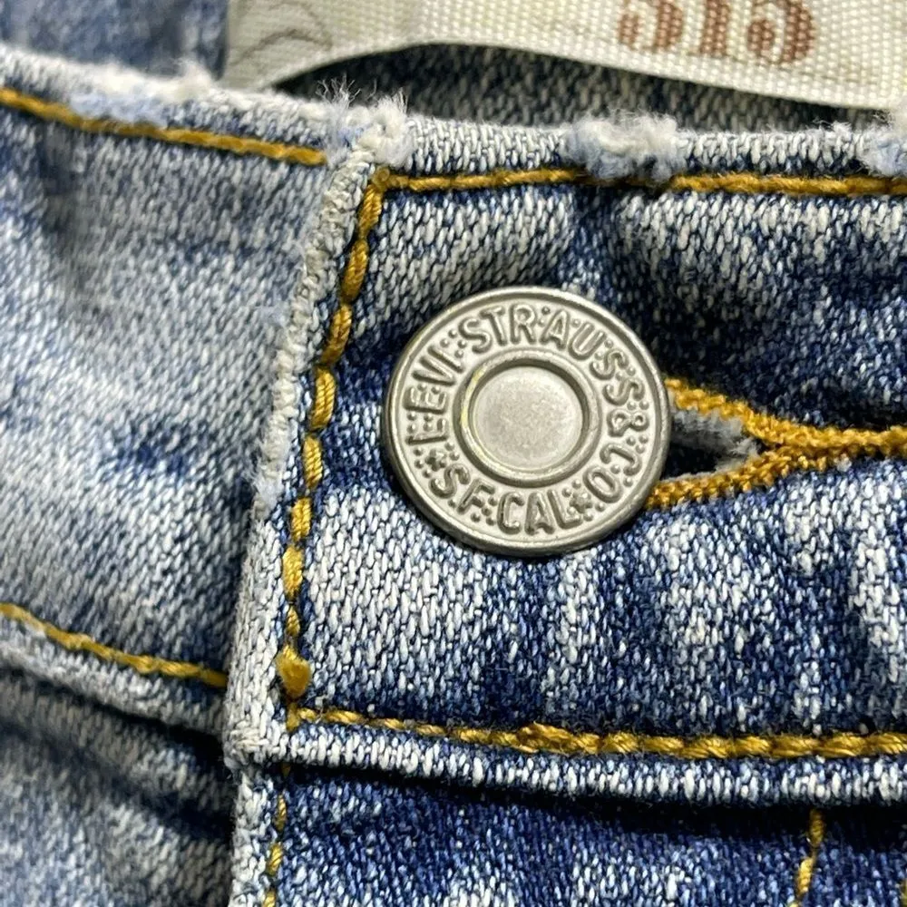 Levi’s 515 Women's Bootcut Light Wash Denim In Blue Size 8L - Image 11