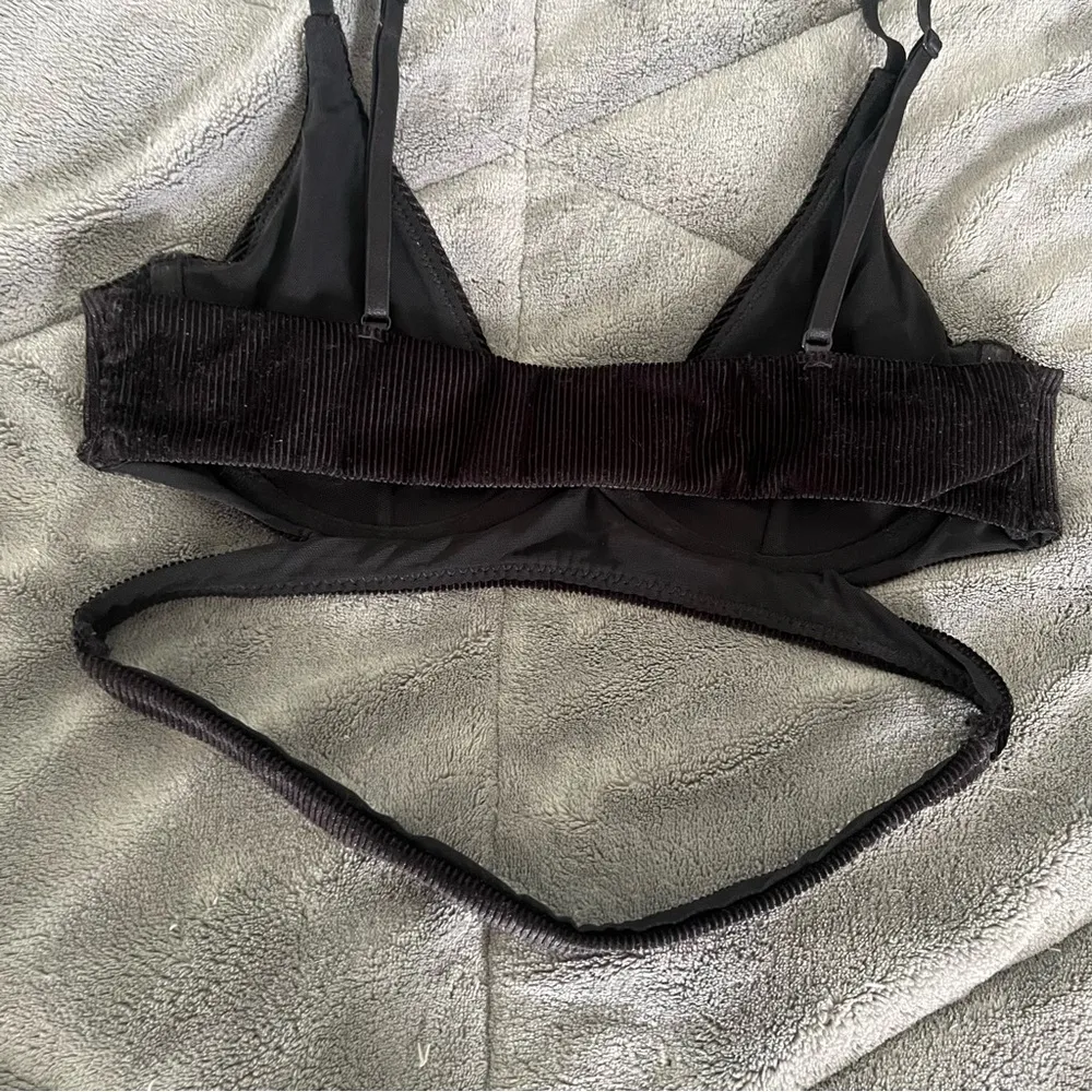 Urban Outfitters Out From Under cut it out ribbed velvet bra black size medium - Image 7