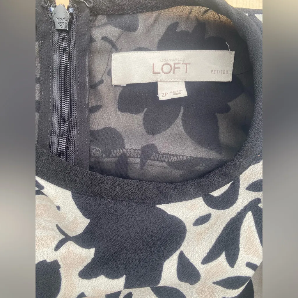 LOFT Floral Swing Dress Cocktail Wedding Guest, church, office  Size 2P - Image 5