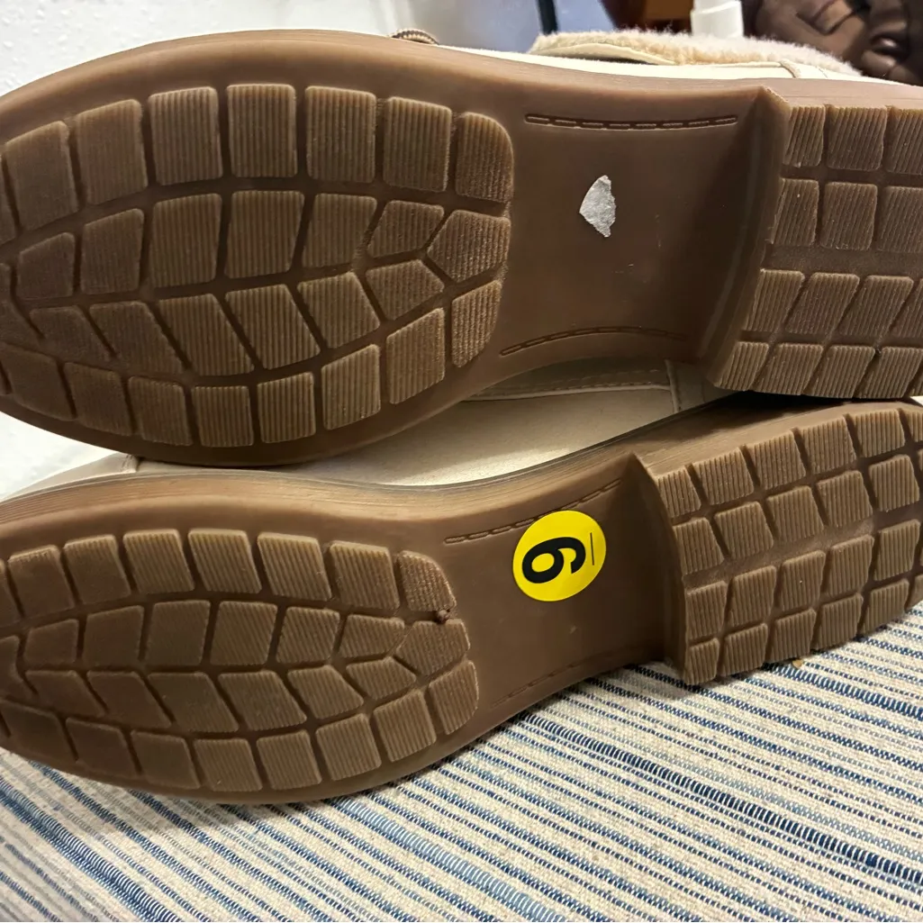 Cliffs by White Mountain Women's Hiking Style Boot,White/Fabric/Fleece, 9 M US - Image 6