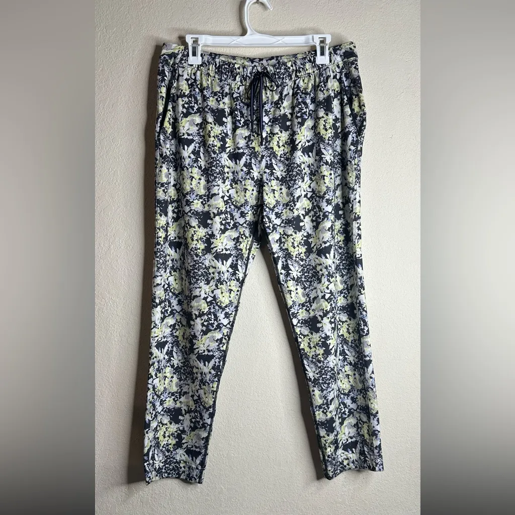 Lululemon Jet Crop Luxtreme (Slim) Crosscourt Petal Black Clarity Yellow size 10 - Image 2