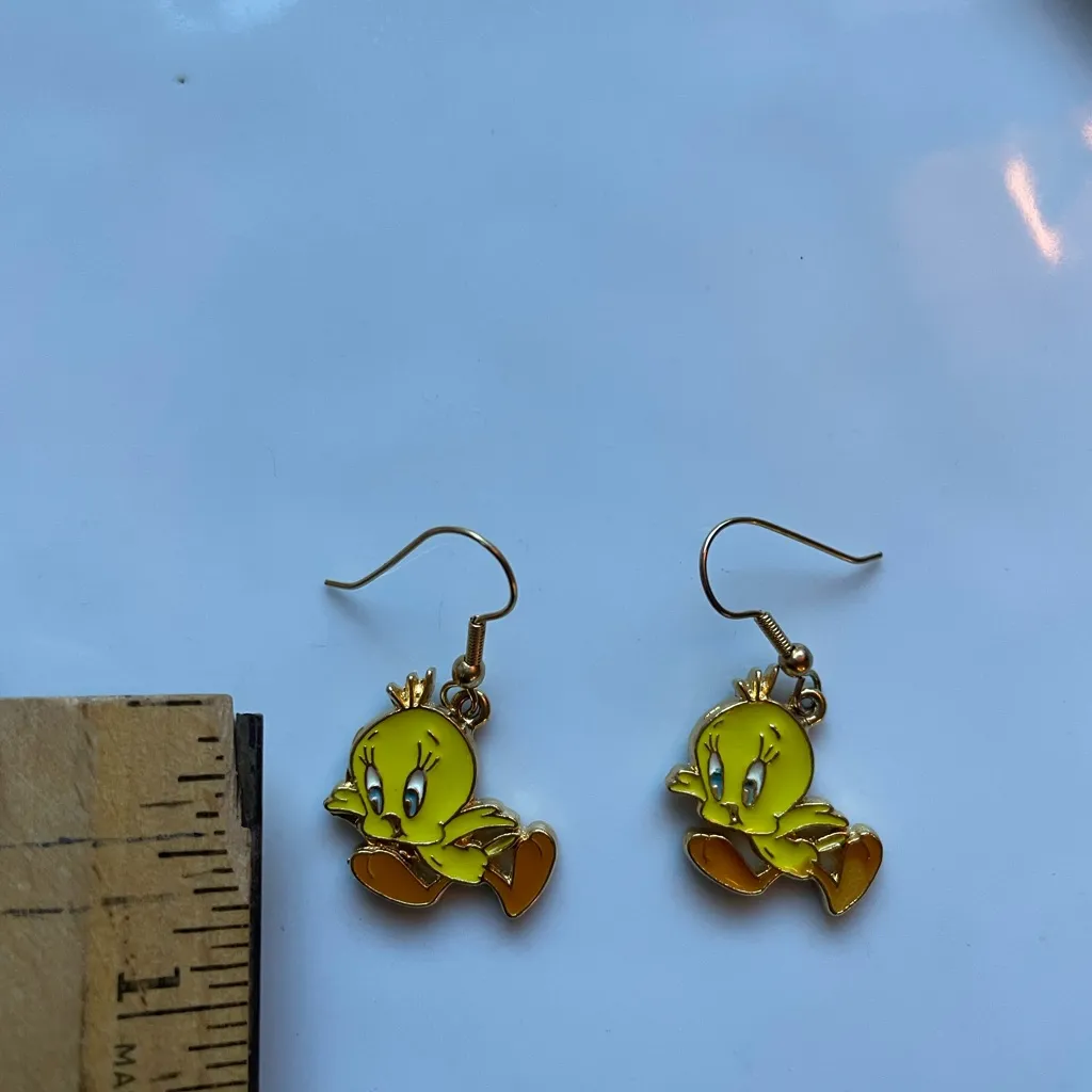 Vintage 1993 Warner Bros Tweety Bird Enamel Earring Set Starline Surprise Look Gold - Image 4