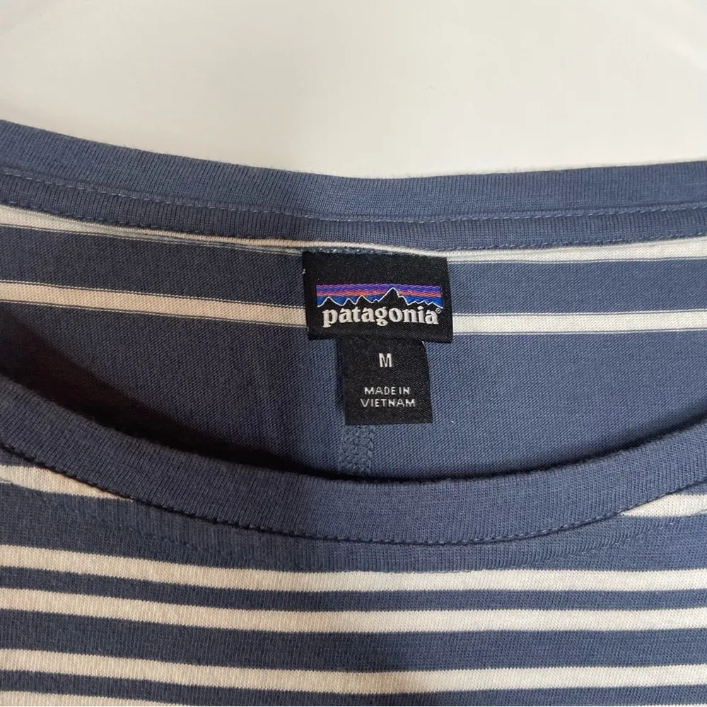 Patagonia Shallow Seas Lightning Stripe Dolomite Blue Top Size Medium - Image 4
