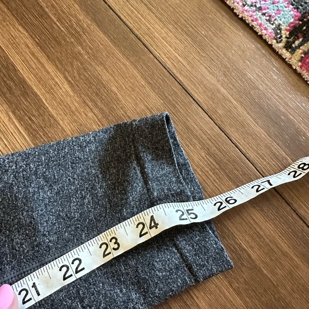 NVGTN charcoal grey seamless leggings 25” size medium like new - Image 7