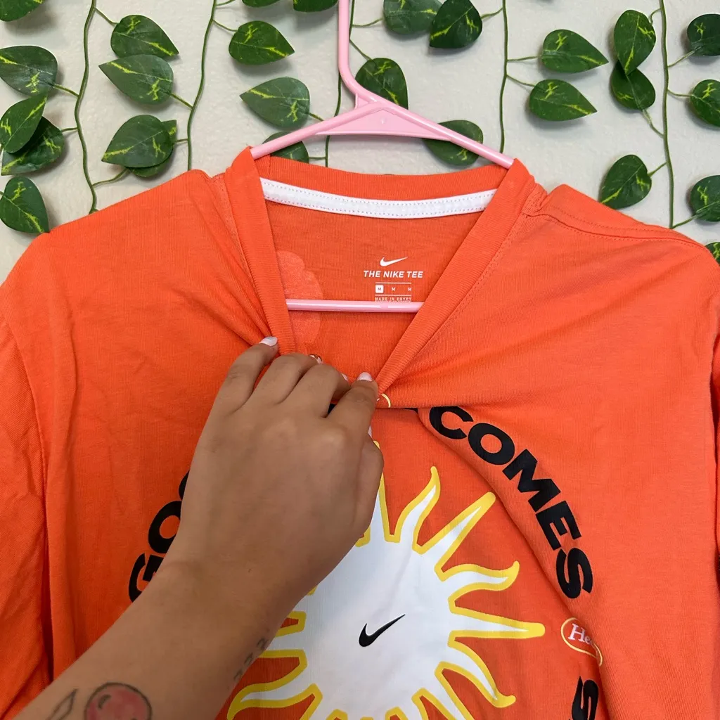 Nike Vibrant Orange Tee with Sun Graphic - Image 4